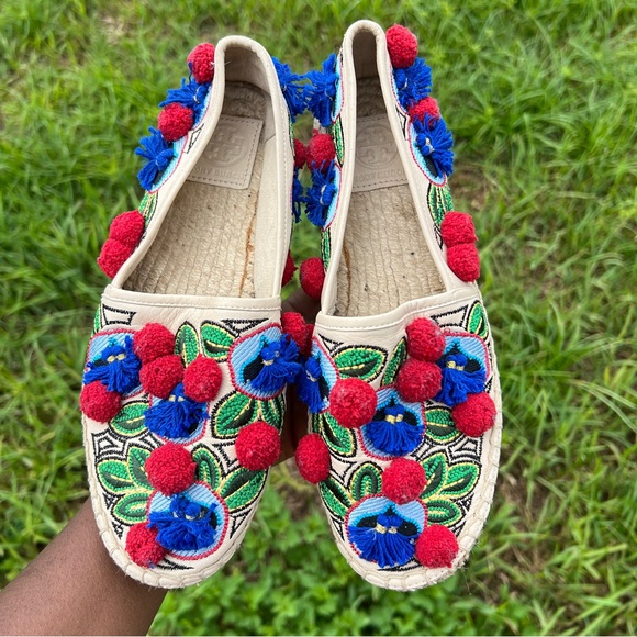 Tory Burch Ellis Pom Pom Embroidered Espadrille Flats Leather Textile Shoes 7.5 - Picture 1 of 11